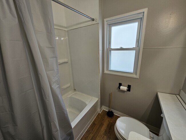 Building Photo - 3272 W 116th St