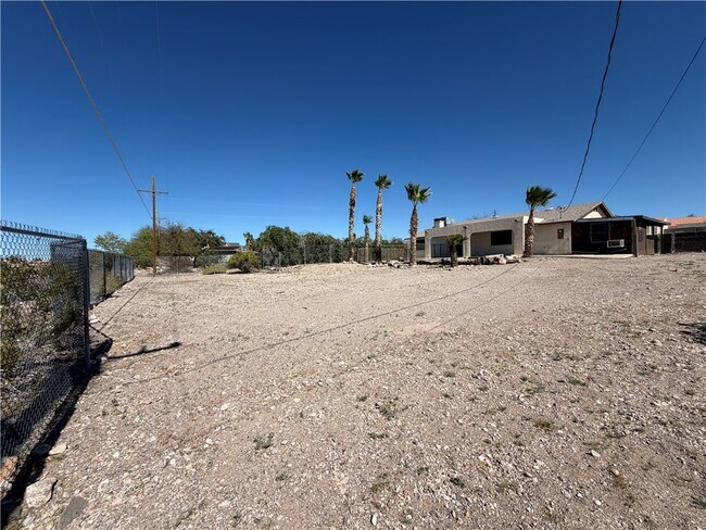 Building Photo - 883 Los Flores St