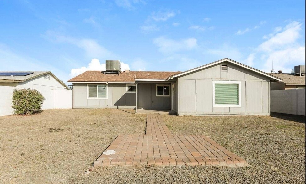 Building Photo - 6103 S Parkside Dr
