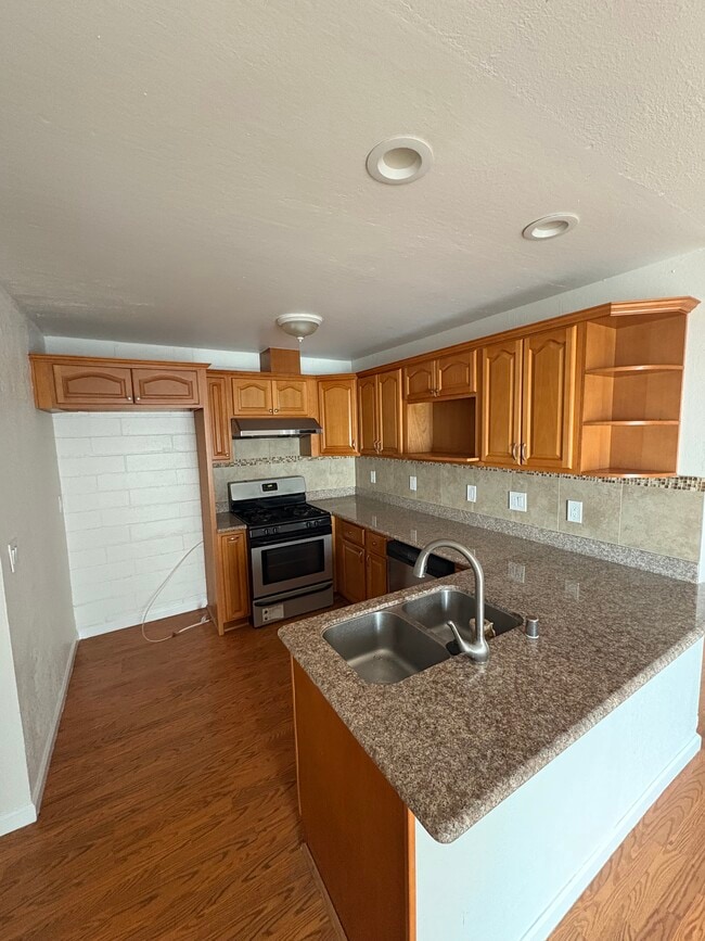 Building Photo - 32970 Lake Wawasee St