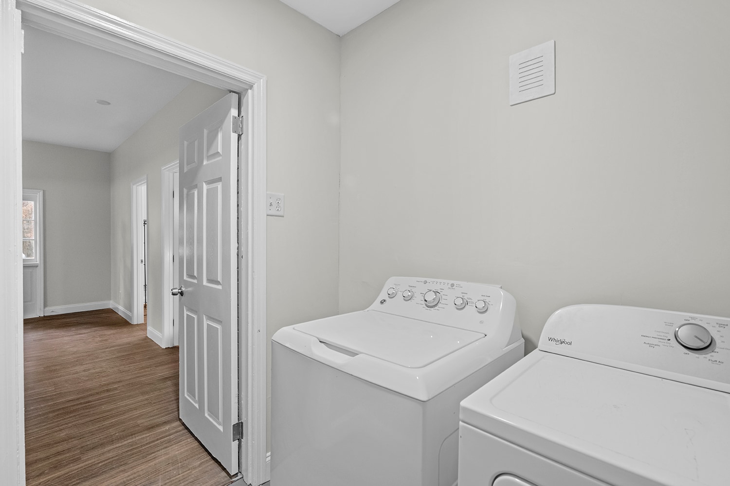 Building Photo - 431 Arlington Rd N