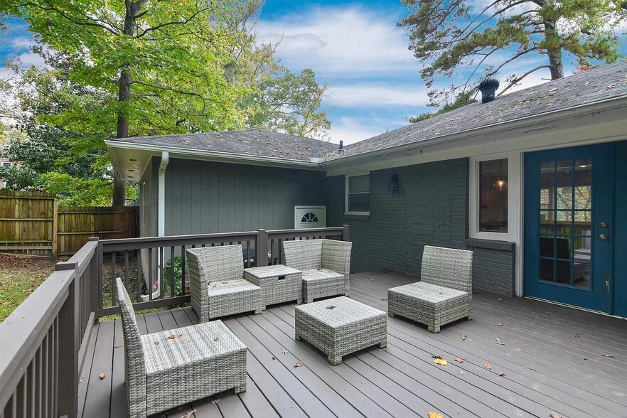 Building Photo - 2480 Cascade Rd SW