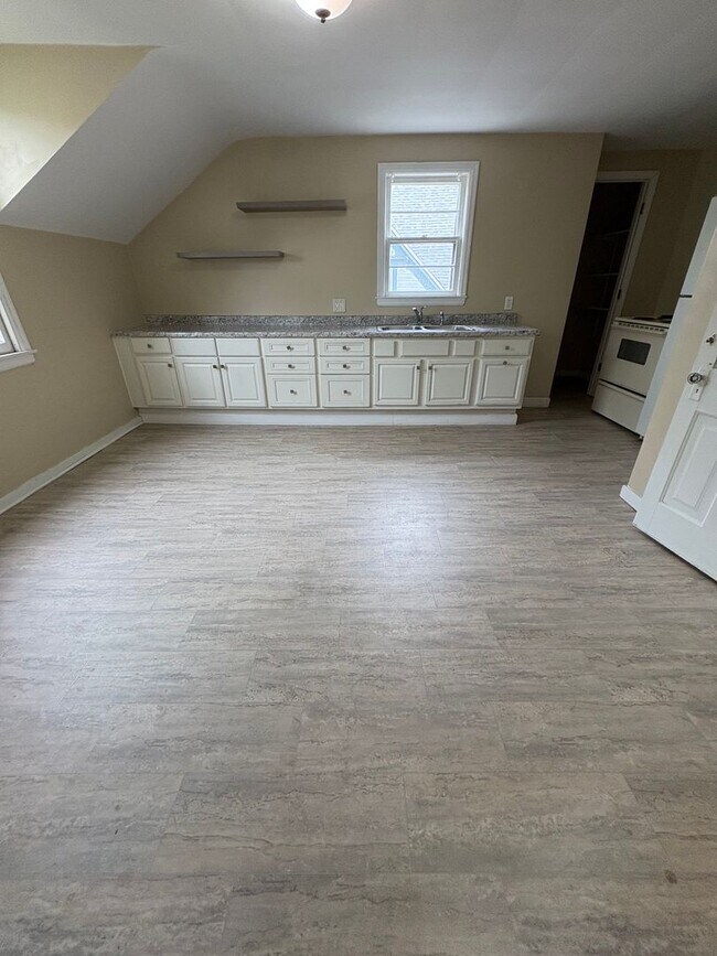 Building Photo - GB - 02 - Duplex