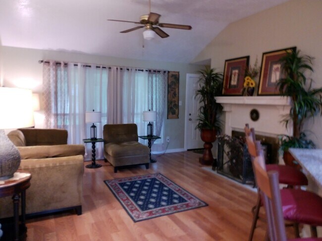 Building Photo - 335 Anchor Way