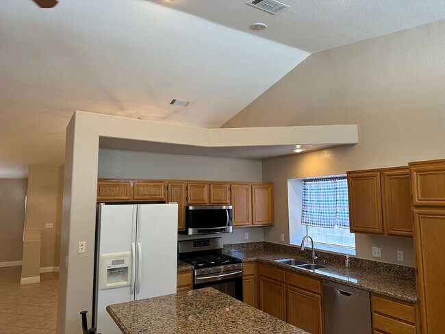 Building Photo - Henderson!!  Solar Panels!! Tankless Hot w...