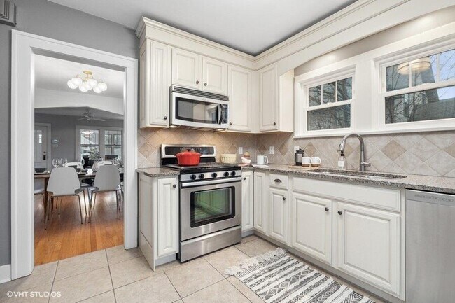 Building Photo - 1021 Morrison Ave