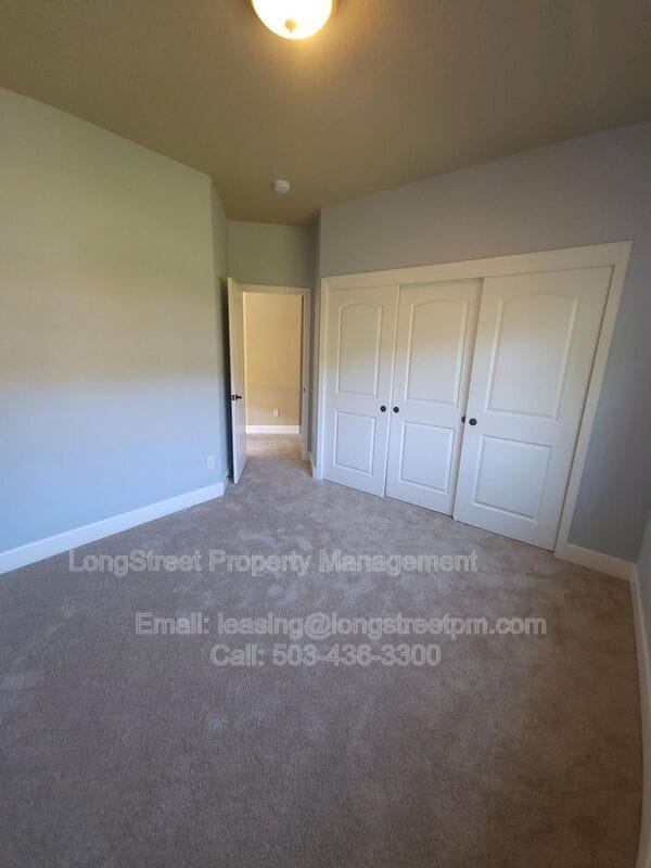 Building Photo - 9739 NW Henry Ct
