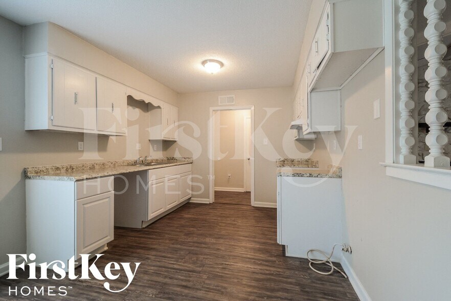 Building Photo - 6030 Elk Grove Rd