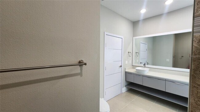 Building Photo - 1968 Greenbriar Ter