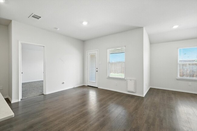 Building Photo - 11112 W Pond Dr