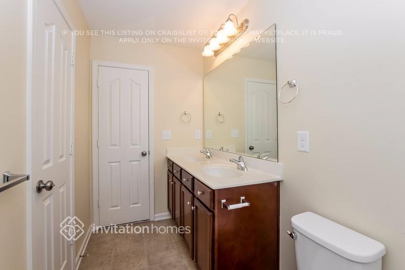 Building Photo - 9507 Pond Vista Court