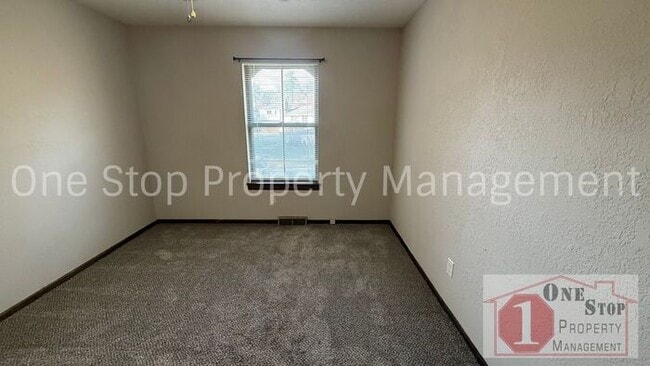 Building Photo - Beautiful Split Level Home w/ 4 Bedroom an...