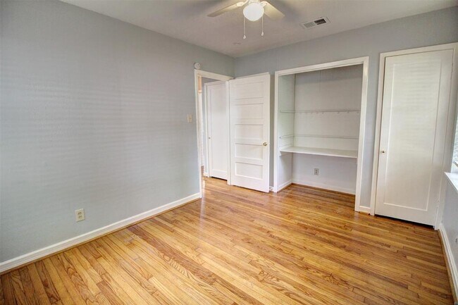 Building Photo - 950 Lamonte Ln