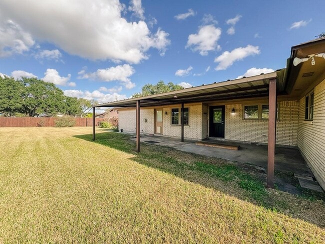 Building Photo - 504 Berkshire Ln