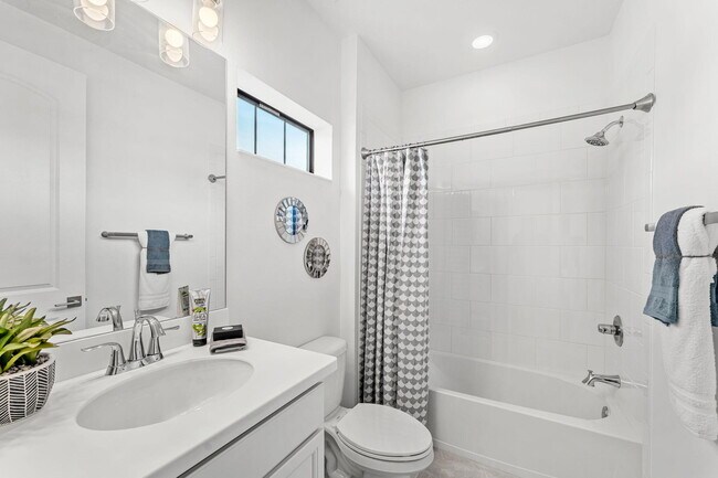 Building Photo - 8130 Allure Dr