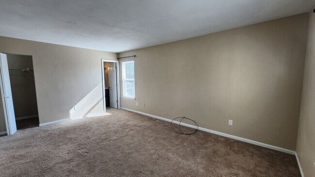 Building Photo - Rosemont Forest