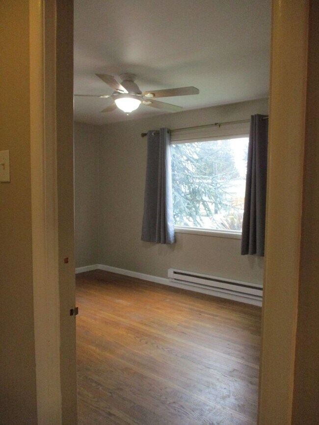 Building Photo - Adorable 3 Bedroom, 1 Bathroom Home in Tacoma