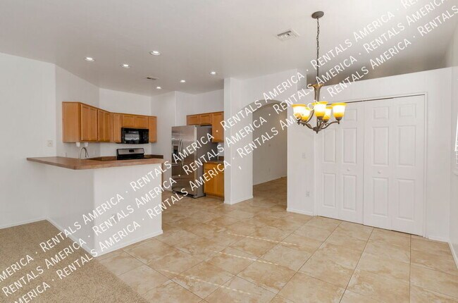 Building Photo - 10427 E Rita Ranch Crossing Cir