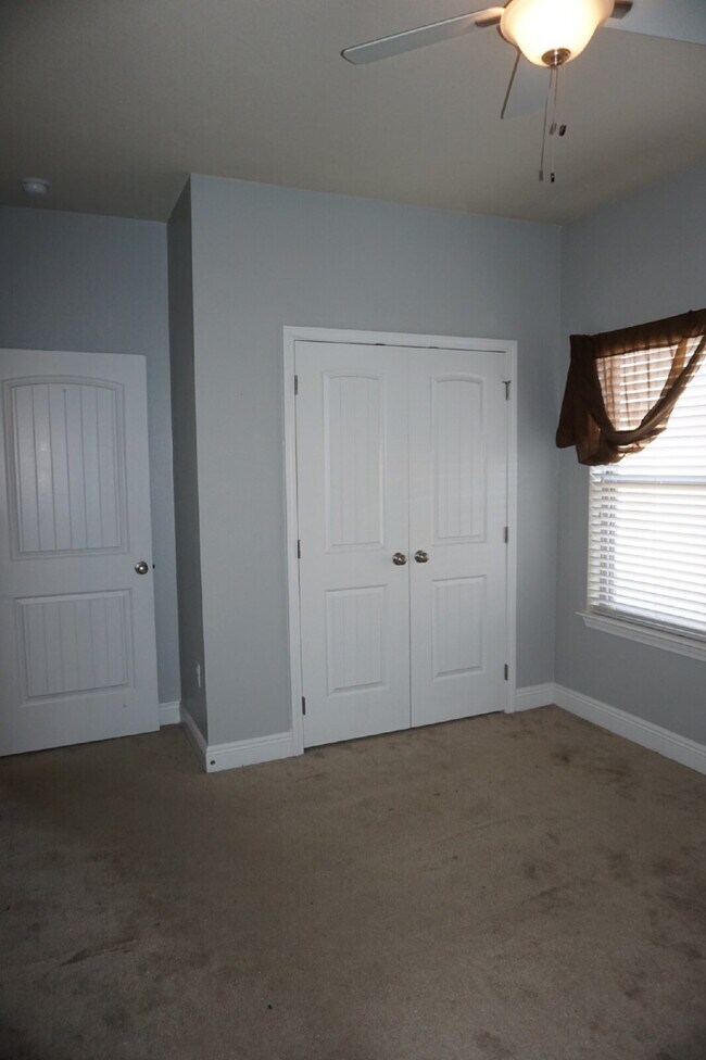 Building Photo - Crestview: 4 Bedrooms in Liberty Oaks