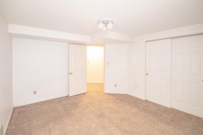 Building Photo - 3309 Lower Lakes Estates Dr
