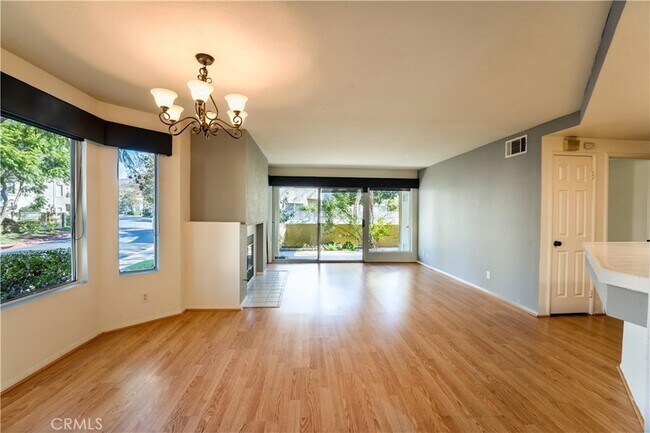 Building Photo - 5992 Paseo Encantada