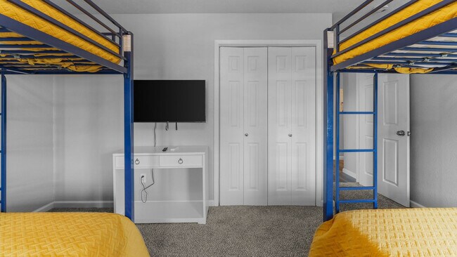 Building Photo - 6314 Senators Dr