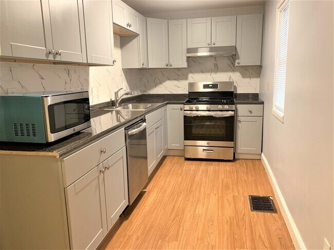 Primary Photo - 25 Bradbury St