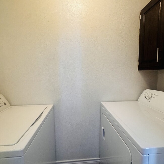 Building Photo - Welcome home to your new oasis at Camden Condominium in Groves, TX!