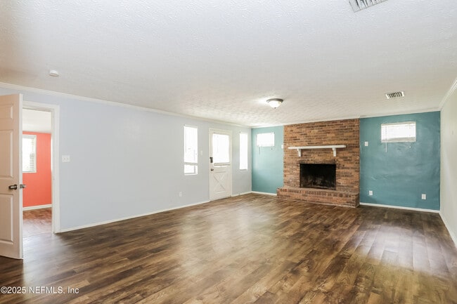 Building Photo - 10410 Wooster Dr