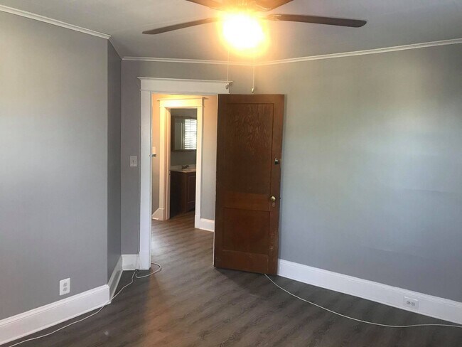 Building Photo - Charming 3 Bedroom/ 1 Bathroom Home in Dundalk, MD!