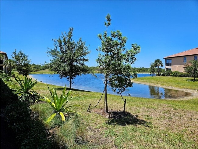 Building Photo - 10042 Crooked Crk Dr