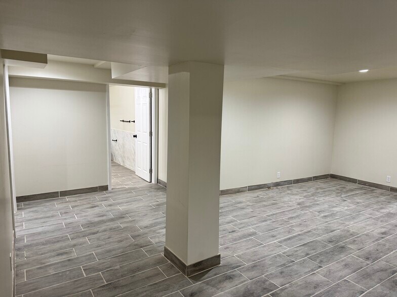 Building Photo - 1617 Somerset Shire Dr