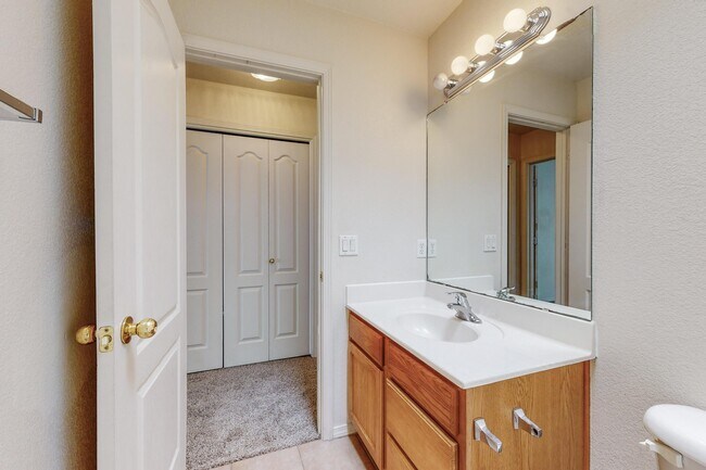 Building Photo - 6512 Los Pueblos Pl NW