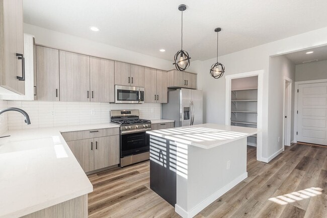 Building Photo - New 4 Bed 2.5 Bath House in Star