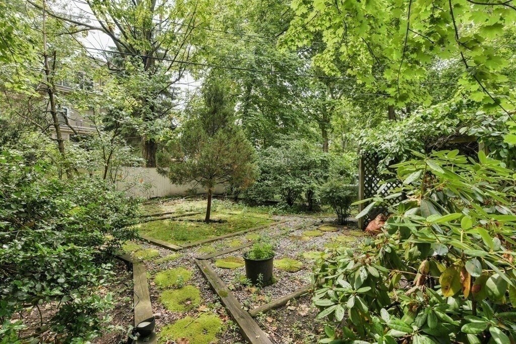 Building Photo - 7 Park Plz