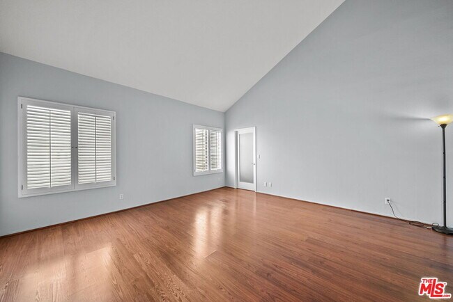 Building Photo - 14572 Dickens St