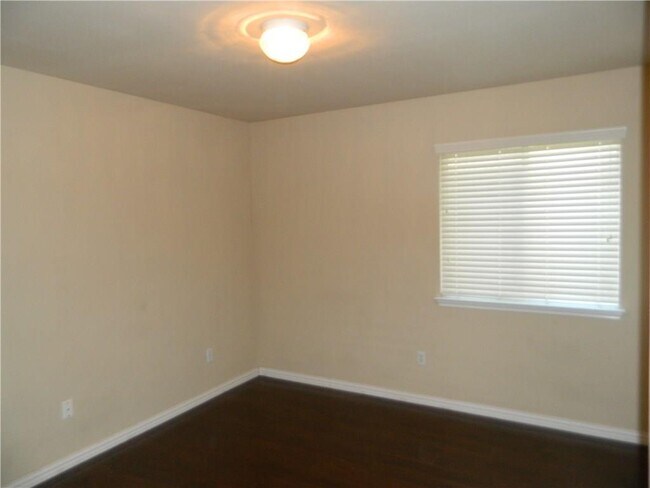 Building Photo - 3149 Henderson Path