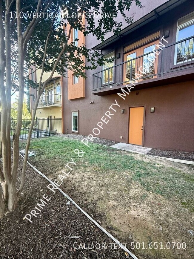 Building Photo - 110 Vertical Lofts Dr