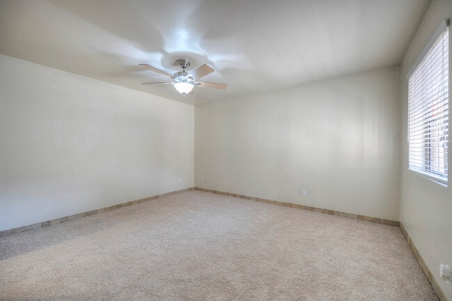 dining space - 8428 E Malcomb Dr