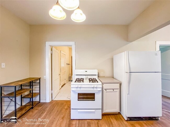 Building Photo - 2807 Russell Ave