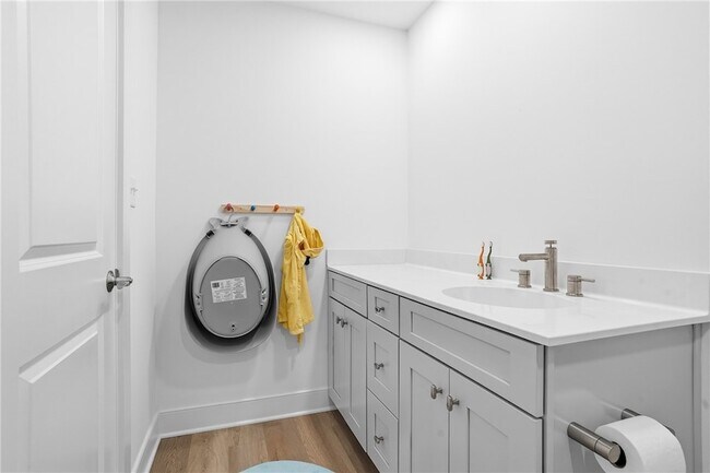 Building Photo - 4009 Cottage Wy