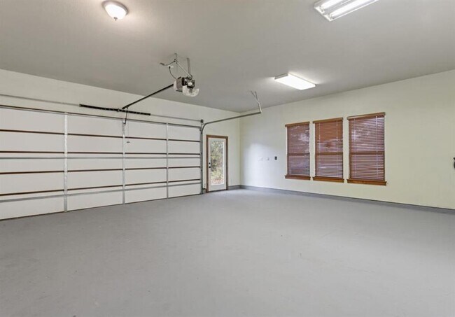 Building Photo - 20603 Ridgeview Rd