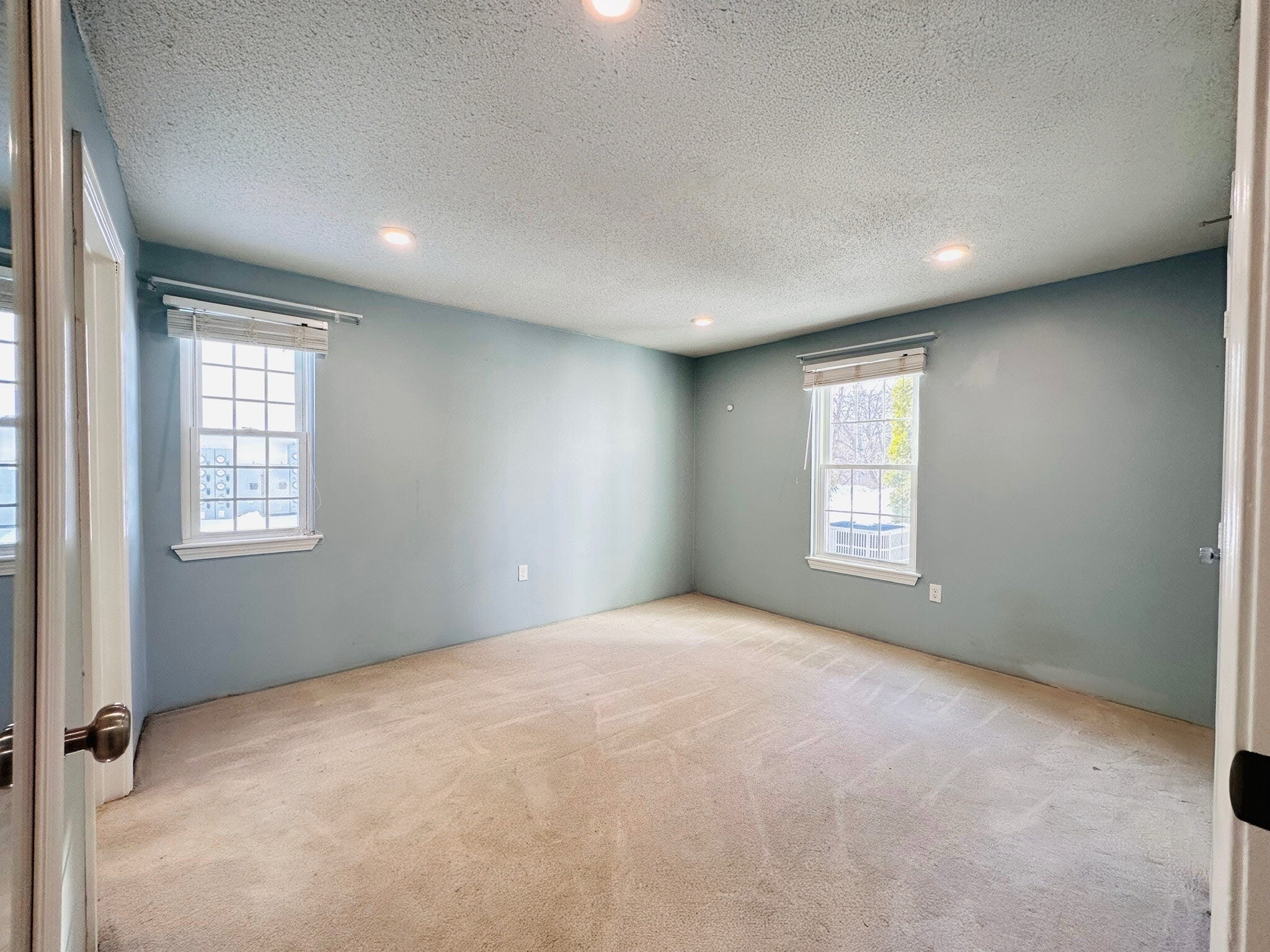 Master bedroom - 32 Walden Dr
