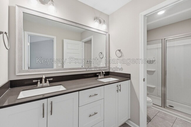 Building Photo - 228 Linsmore Ave