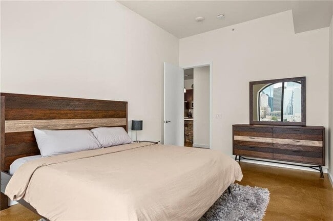 Building Photo - 507 Sabine St