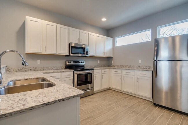 Building Photo - 1373 N Hog Trough Dr