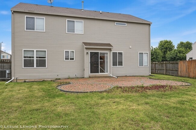 Building Photo - 6816 Twin Falls Dr