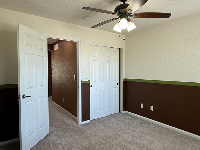 Building Photo - Gorgeous Reunion Home Features 4 Beds/2.5 ...