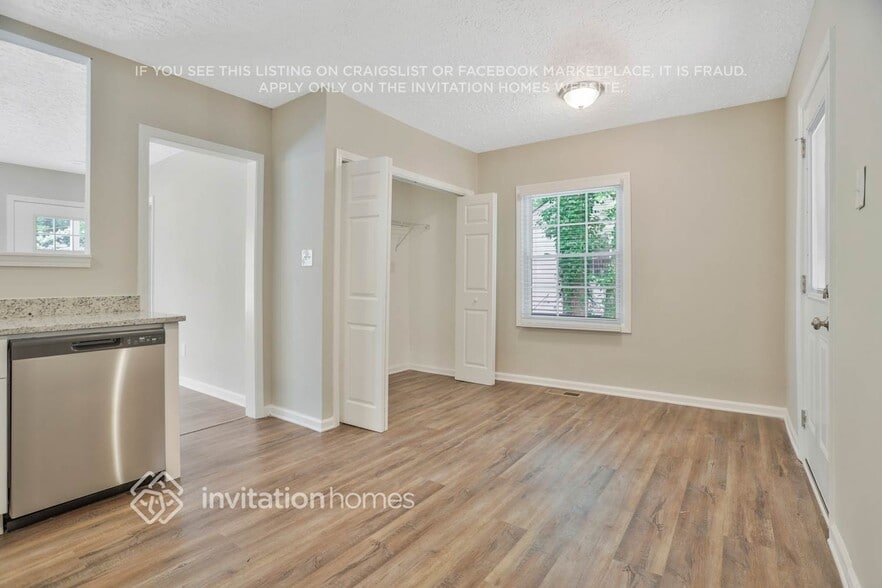 Building Photo - 411 Forrest Ridge Dr NW