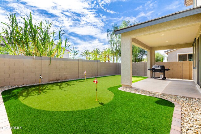 Building Photo - 5747 S Labelle